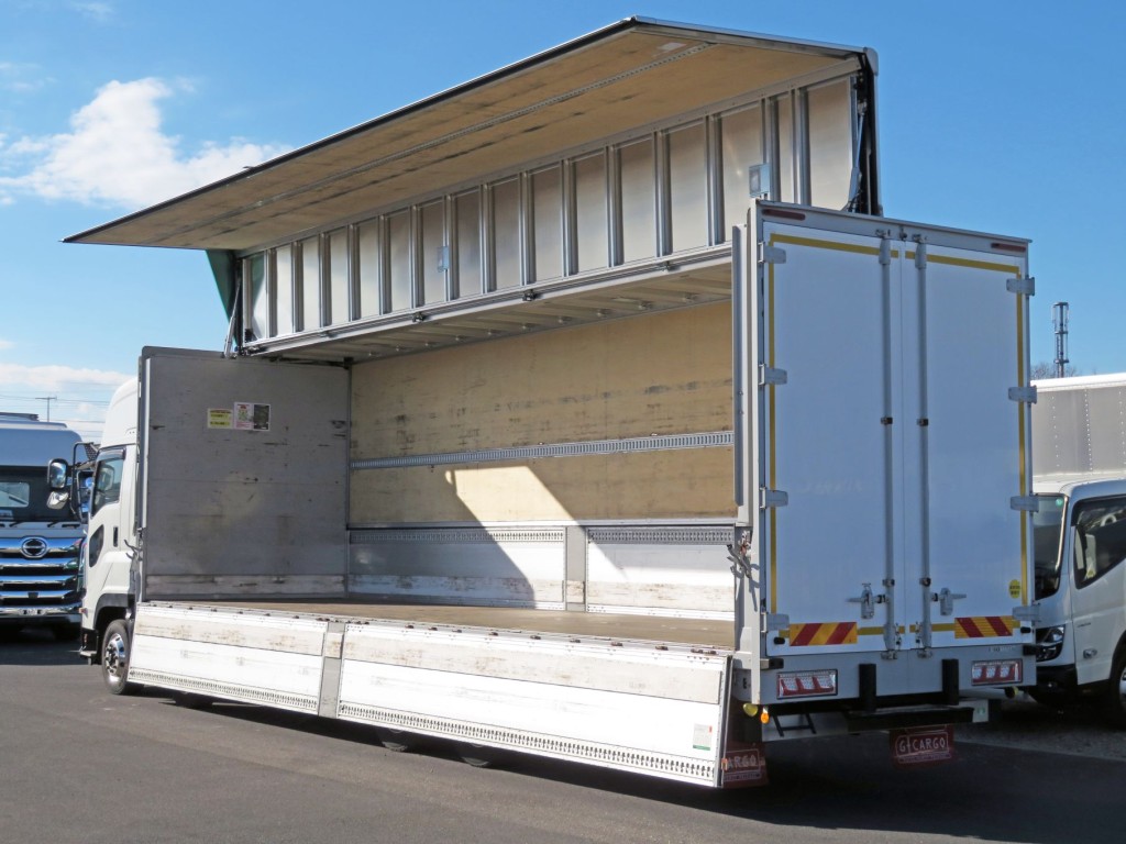 いすゞ ギガ 2PG-CYJ77Cの写真3