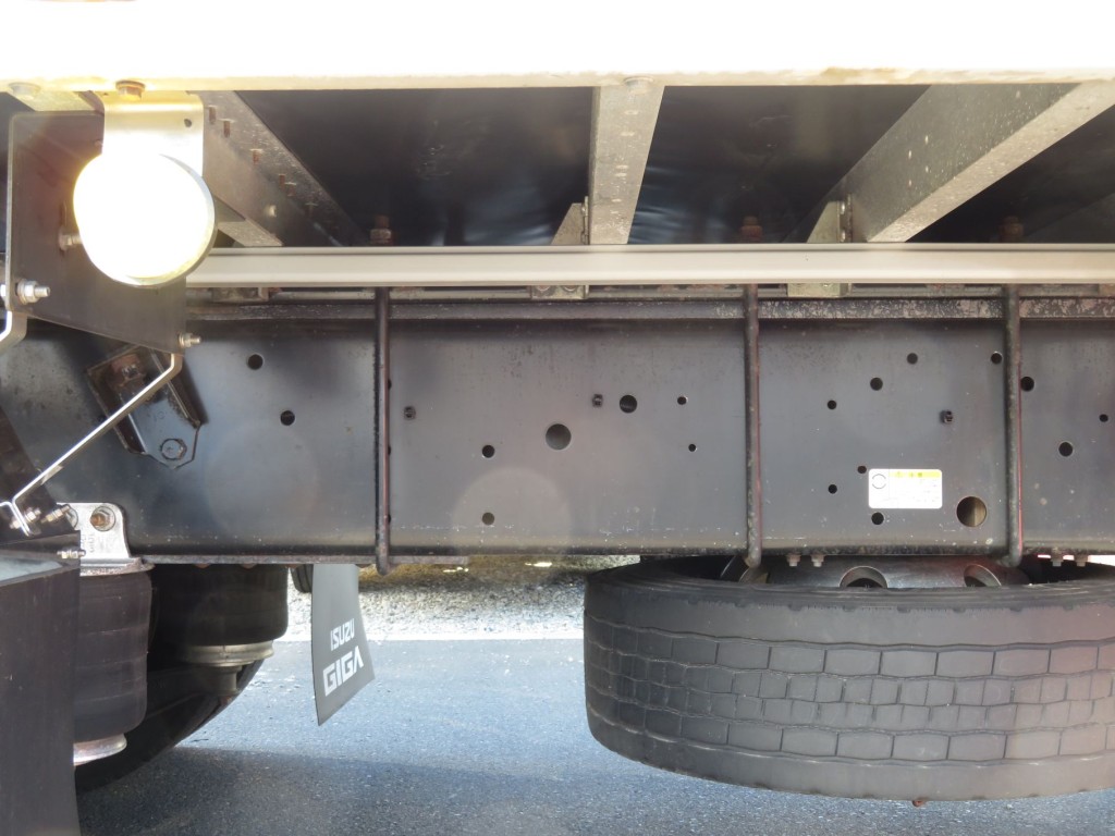 いすゞ ギガ 2PG-CYJ77Cの写真7