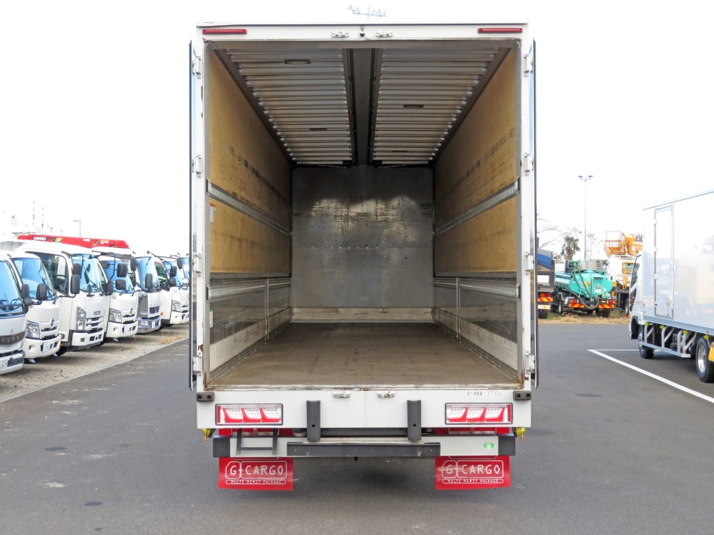 いすゞ ギガ 2PG-CYJ77Cの写真9