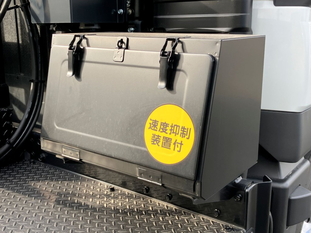 工具箱は鉄製です。|三菱 スーパーグレート 2RG-FP84VDRの写真13