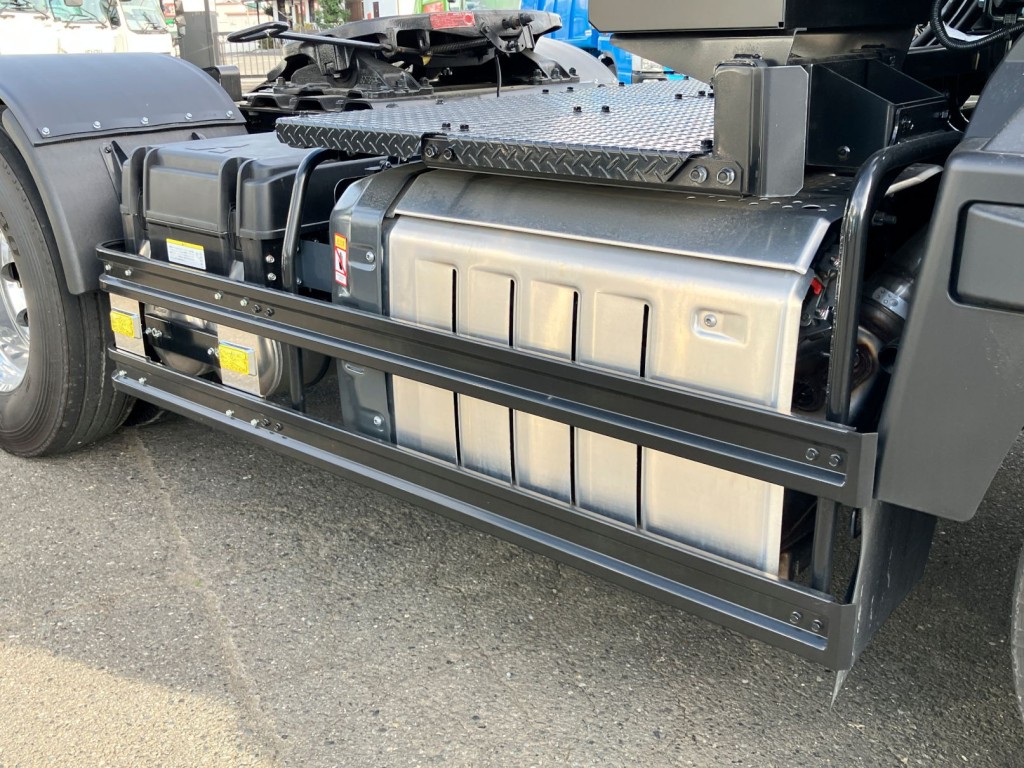 サイドバンパーは鉄製です。|三菱 スーパーグレート 2RG-FP84VDRの写真20