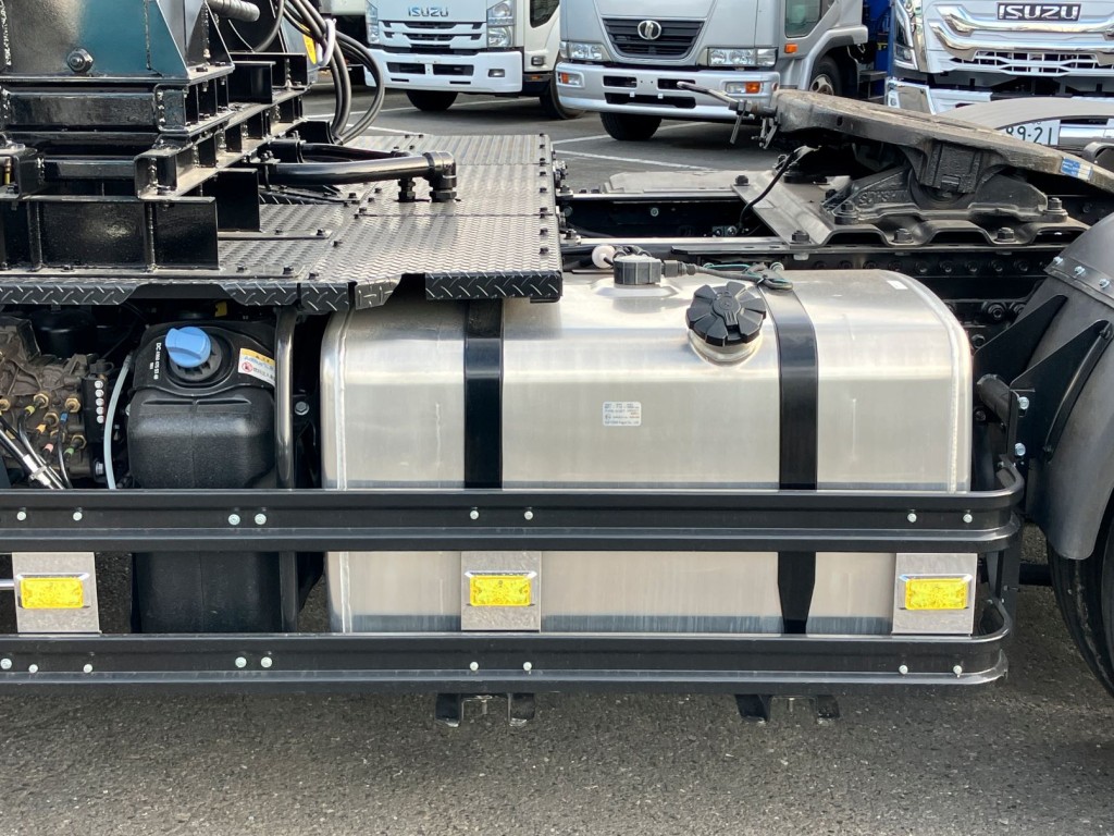 燃料タンクは400Lアルミ製です。|三菱 スーパーグレート 2RG-FP84VDRの写真22