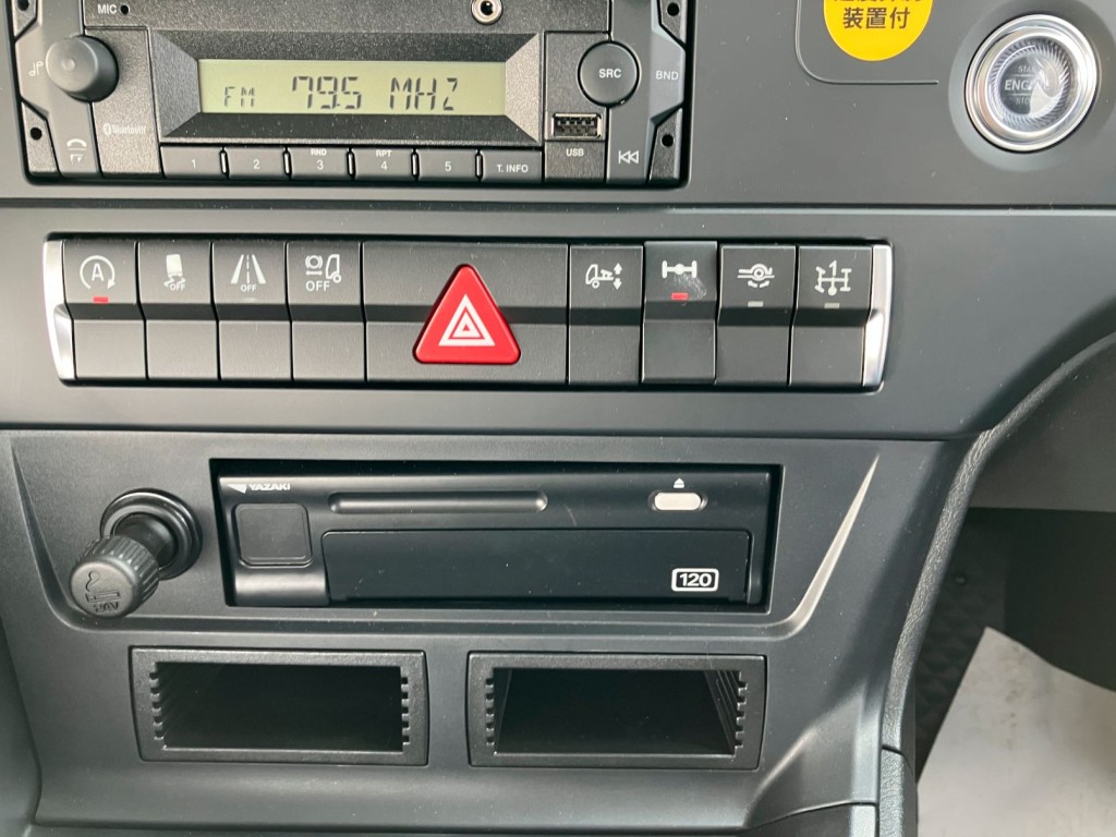 スイッチ類です。デフロック付きです|三菱 スーパーグレート 2RG-FP84VDRの写真24