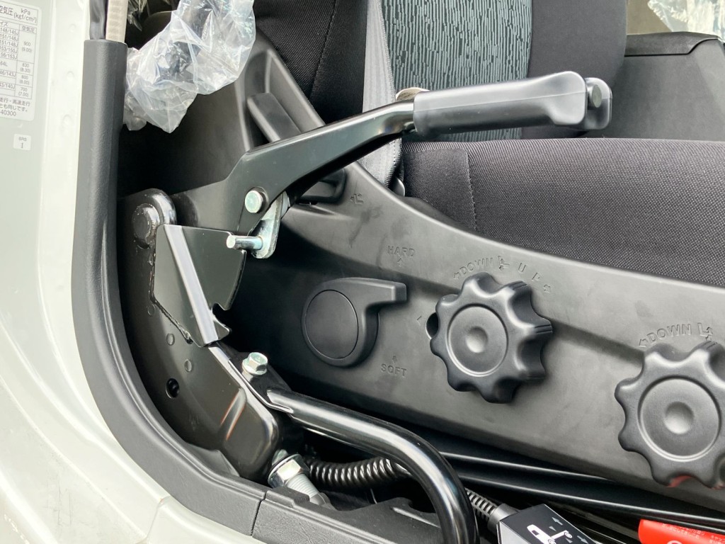 ダンプレバーの状態です。|三菱 スーパーグレート 2RG-FP84VDRの写真30