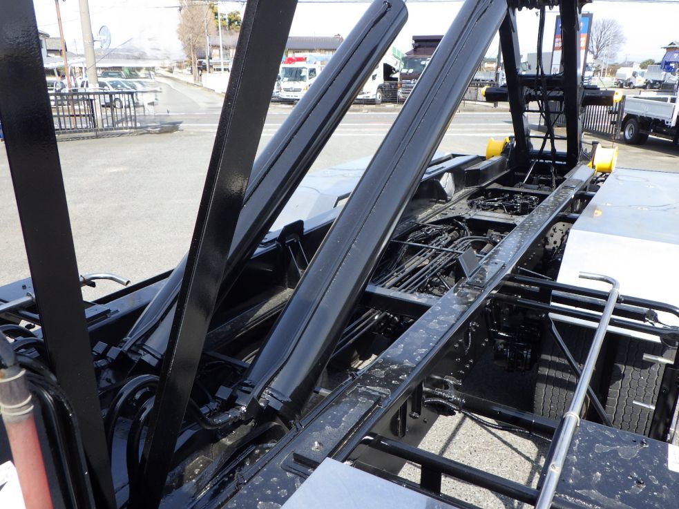 シャーシの状態です。|三菱 スーパーグレート 2PG-FV70HYの写真7