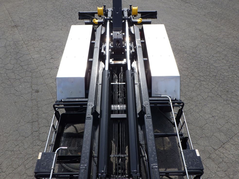 ツインシリンダーです。|三菱 スーパーグレート 2PG-FV70HYの写真8