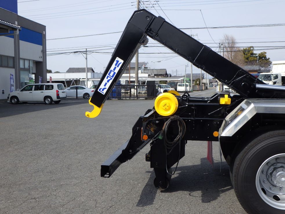 リヤジャッキは油圧式です。|三菱 スーパーグレート 2PG-FV70HYの写真9