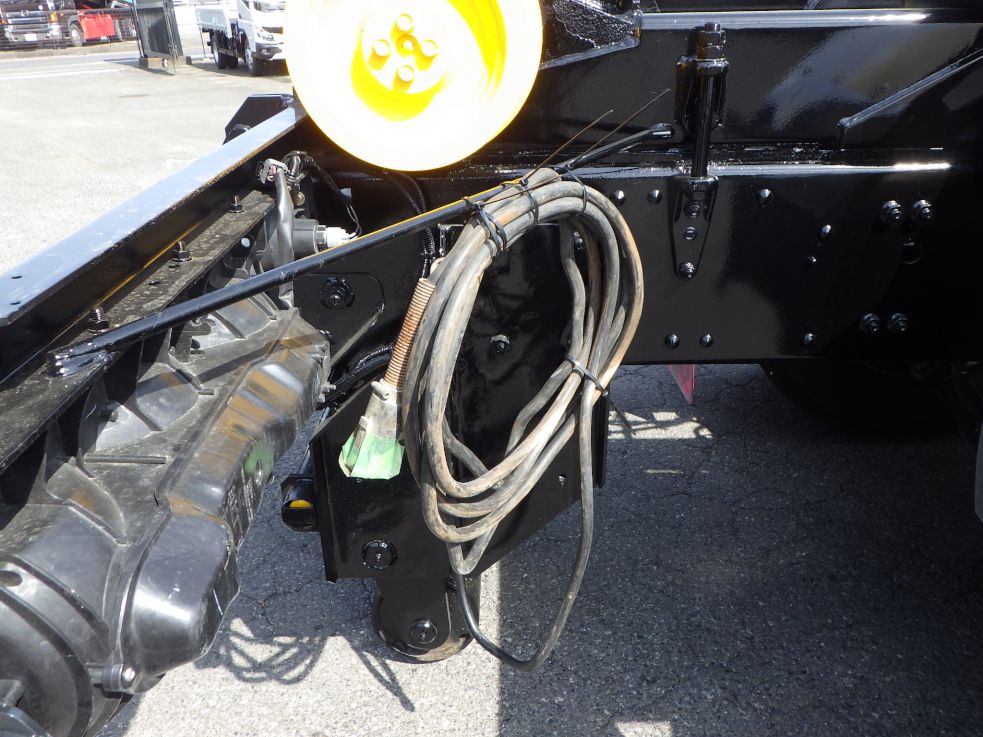 接続コネクターが付いています。|三菱 スーパーグレート 2PG-FV70HYの写真12