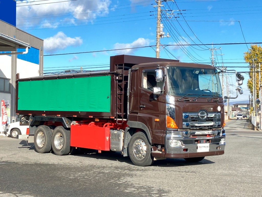 ボデーはステンレス製です。(左右前柱のみ鉄です)|日野 プロフィア QPG-FS1APEAの写真2