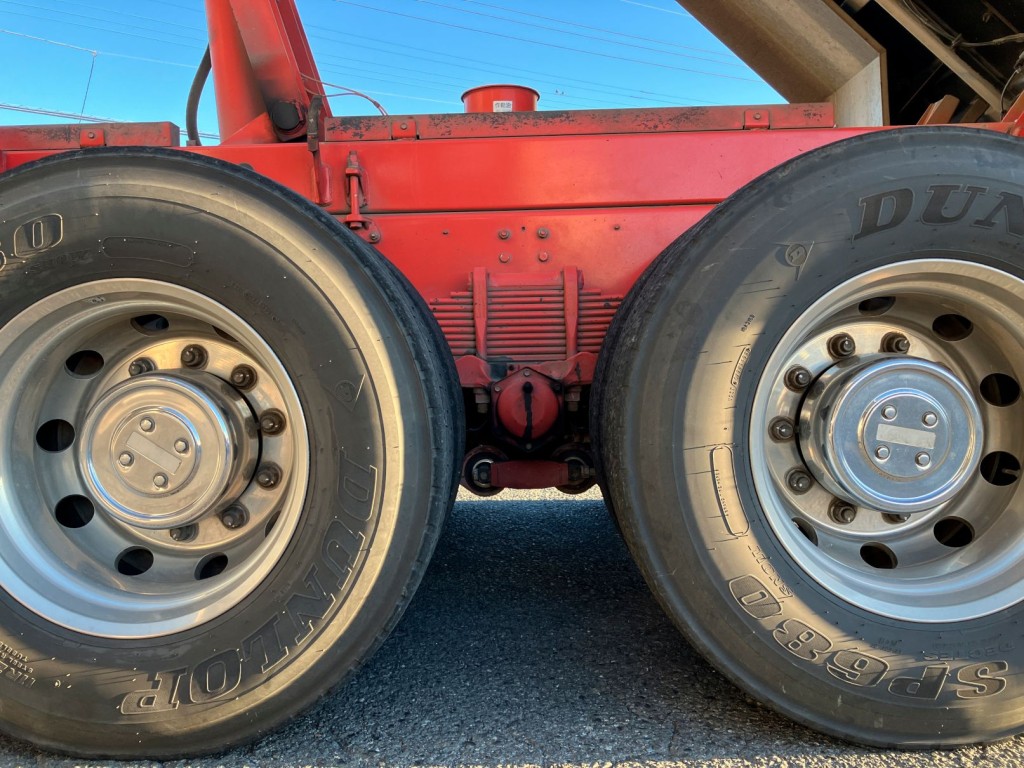 タイヤ間の状態です。|日野 プロフィア QPG-FS1APEAの写真6