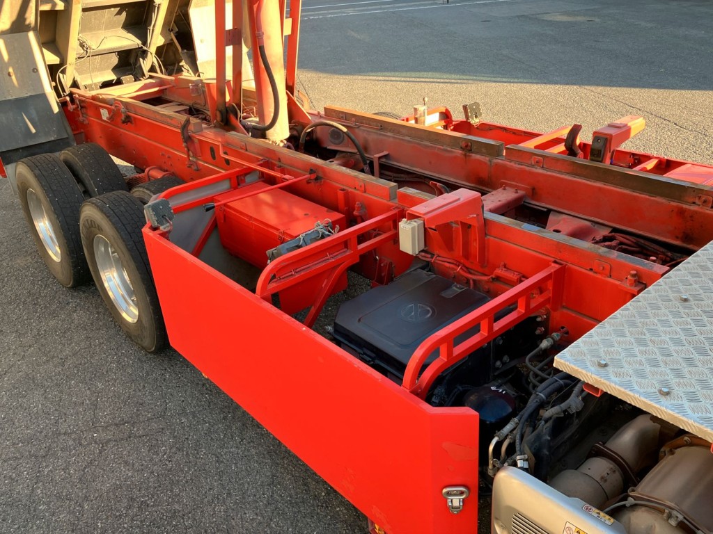 シャシ及びサブフレームの状態です。|日野 プロフィア QPG-FS1APEAの写真14