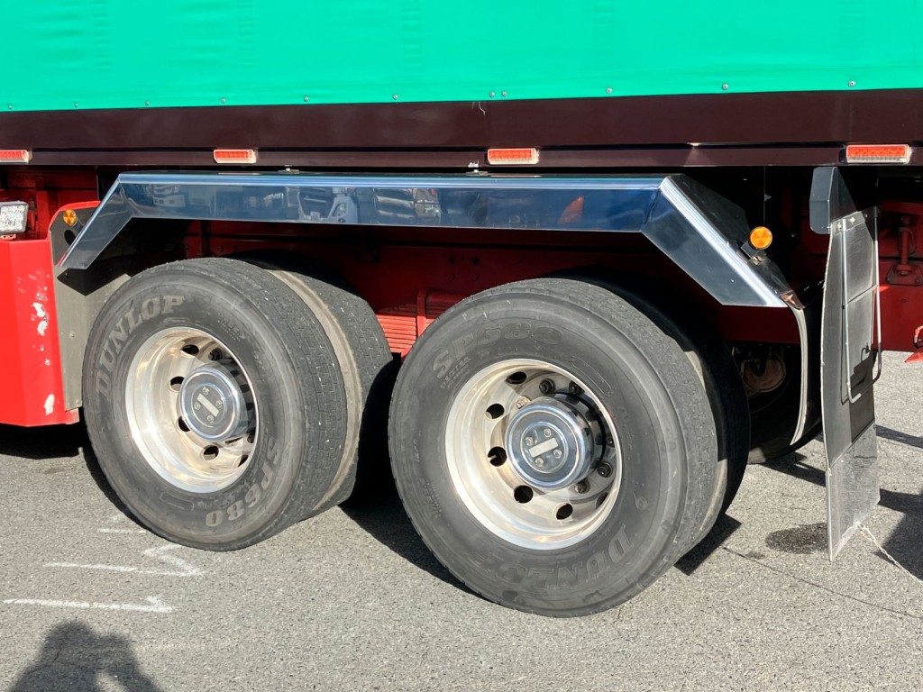 リヤフェンダーはステンレス製です。|日野 プロフィア QPG-FS1APEAの写真21