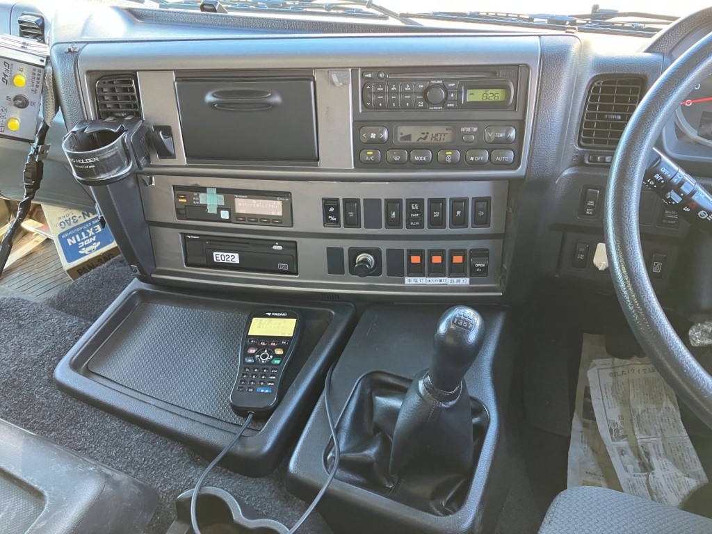 パネル周りの状態です。|日野 プロフィア QPG-FS1APEAの写真27