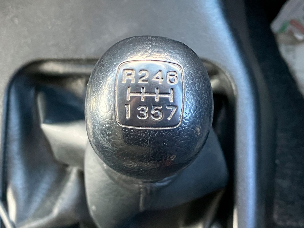 7速マニュアルです。|日野 プロフィア QPG-FS1APEAの写真33