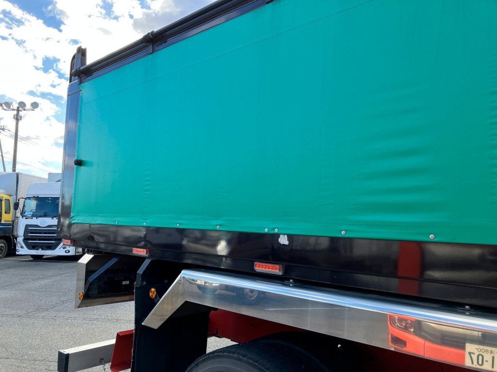 運転席側ボデー側面に一部塗装剥がれがあります。|日野 プロフィア QPG-FS1APEAの写真47