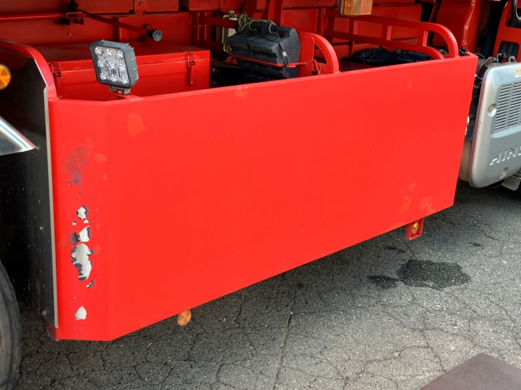 左右サイドバンパーに一部塗装はがれがあります。|日野 プロフィア QPG-FS1APEAの写真50