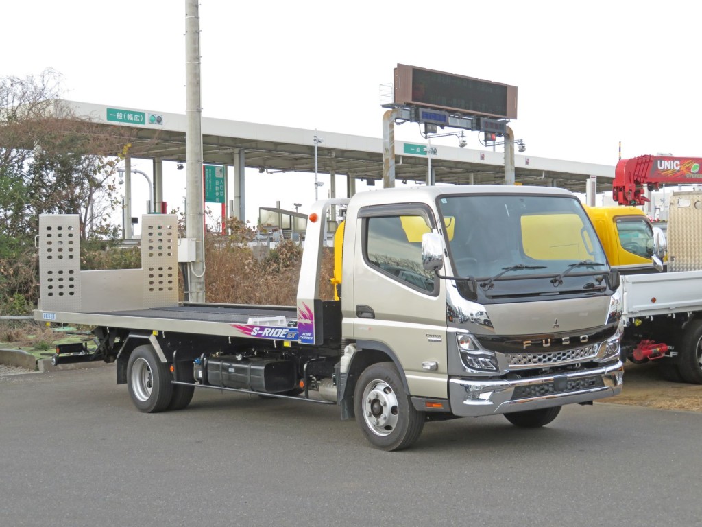 三菱 キャンター 2RG-FEB80(2WD)の写真2