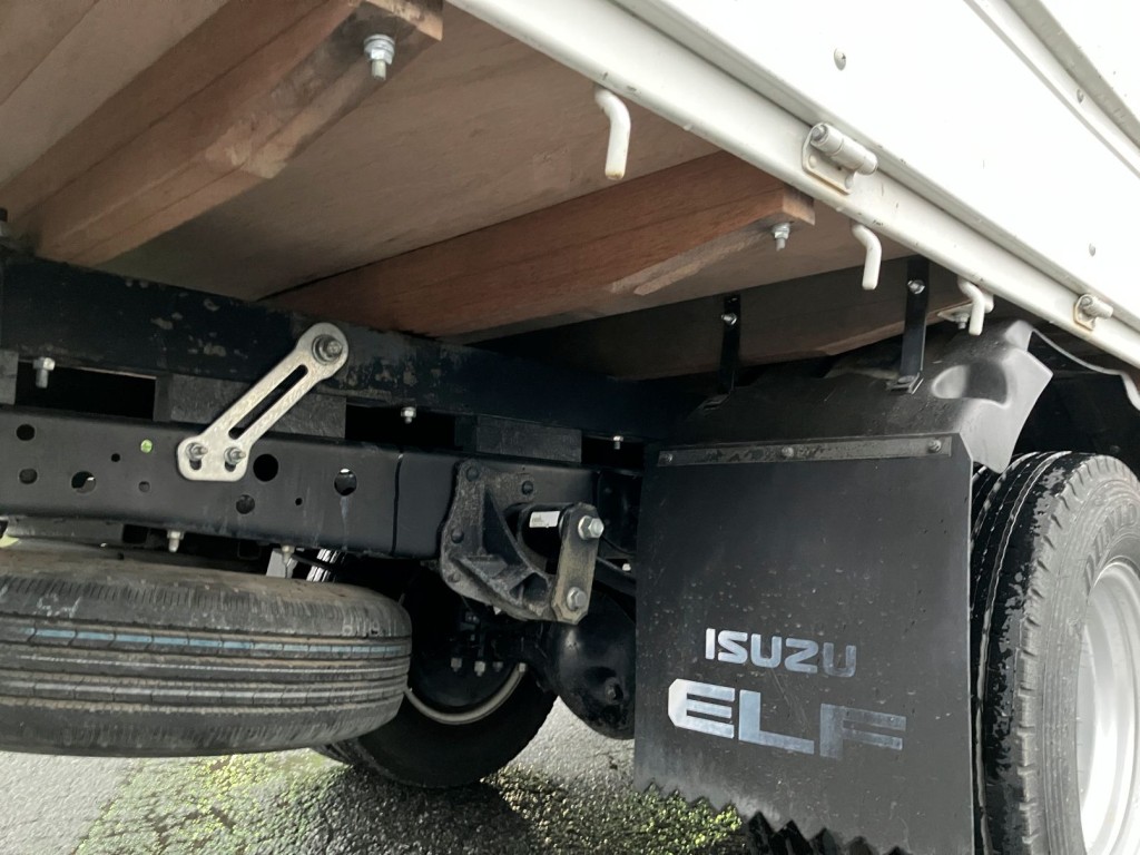 いすゞ エルフ TKG-NKR85AR(2WD)の写真6