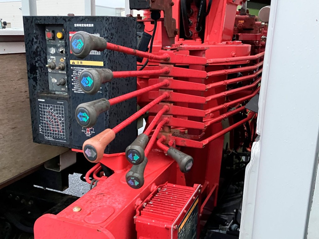 いすゞ エルフ TKG-NKR85AR(2WD)の写真10