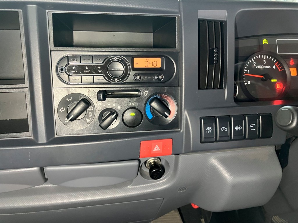 スイッチ類です。|マツダ ダイナ TPG-LJR85AD(2WD)の写真18