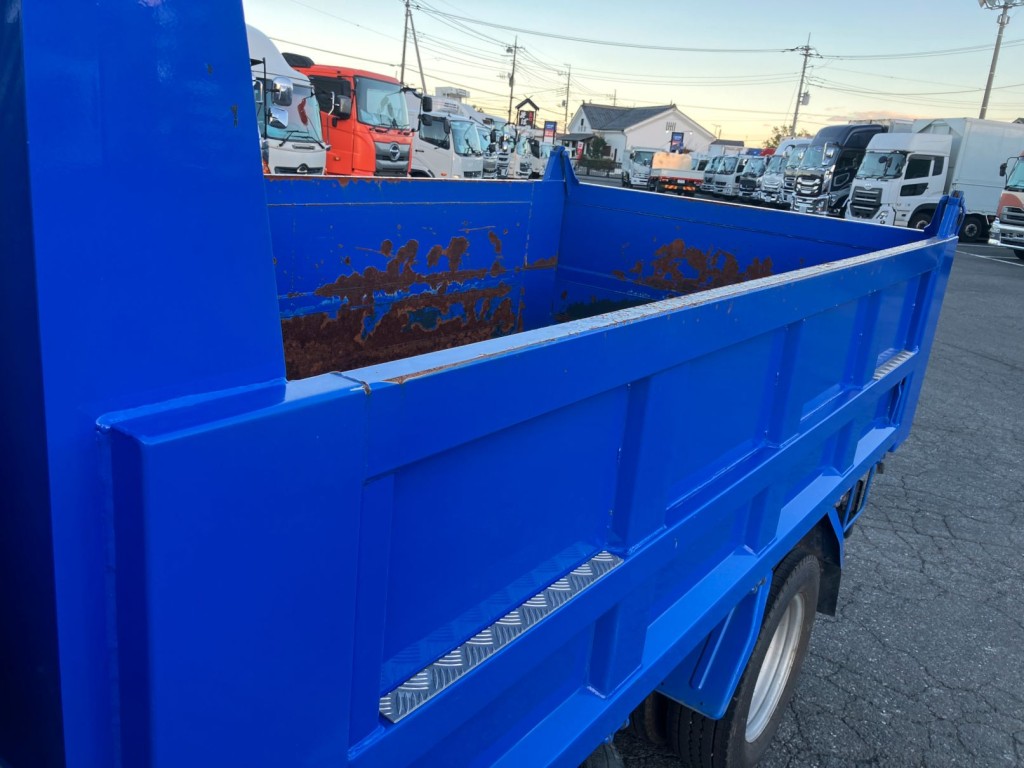 助手側ボデー側面上部にキズ・サビがあります。|マツダ ダイナ TPG-LJR85AD(2WD)の写真30