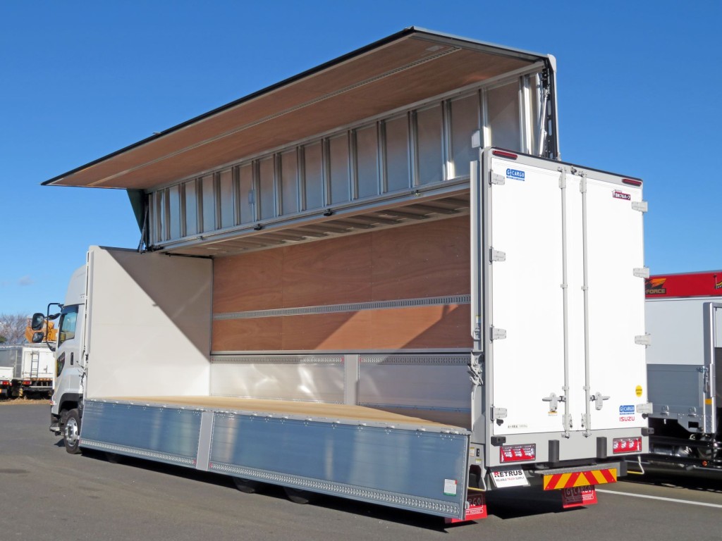 いすゞ ギガ 2PG-CYJ77Dの写真3