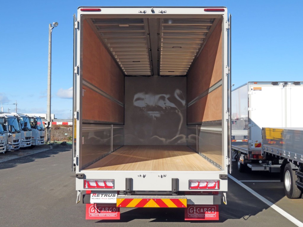 いすゞ ギガ 2PG-CYJ77Dの写真9