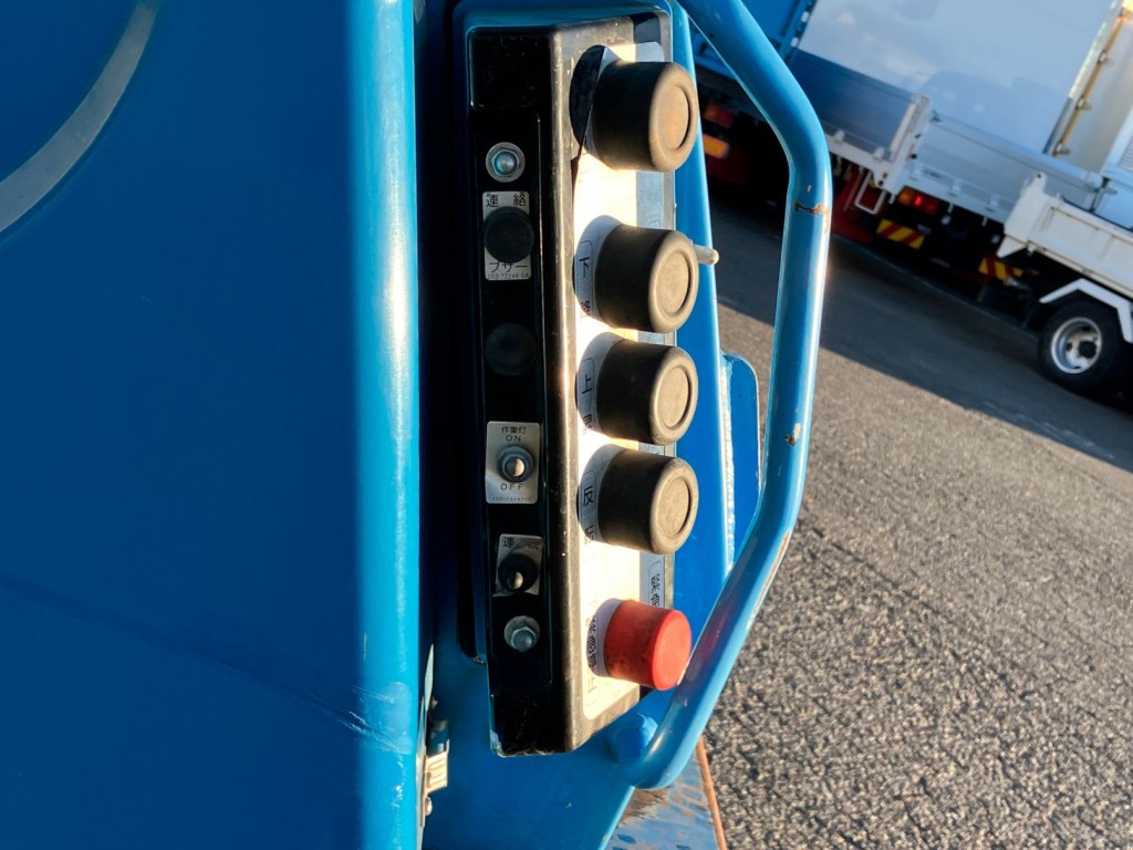 三菱 キャンター 2PG-FEB90(2WD)の写真11