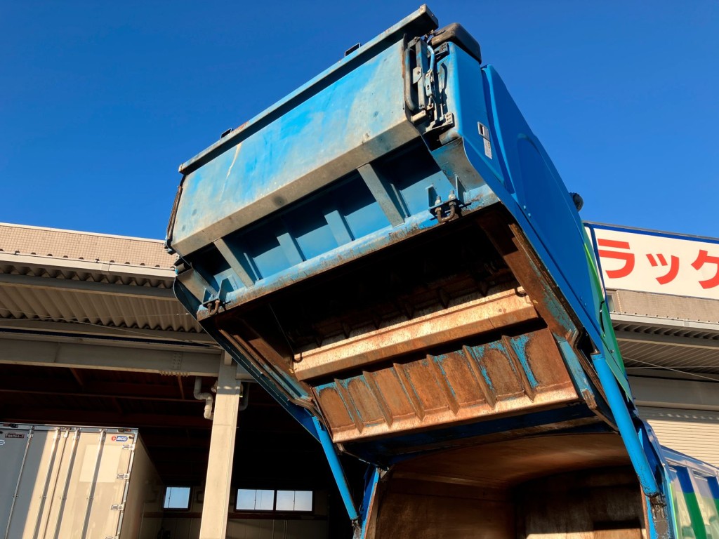 三菱 キャンター 2PG-FEB90(2WD)の写真14