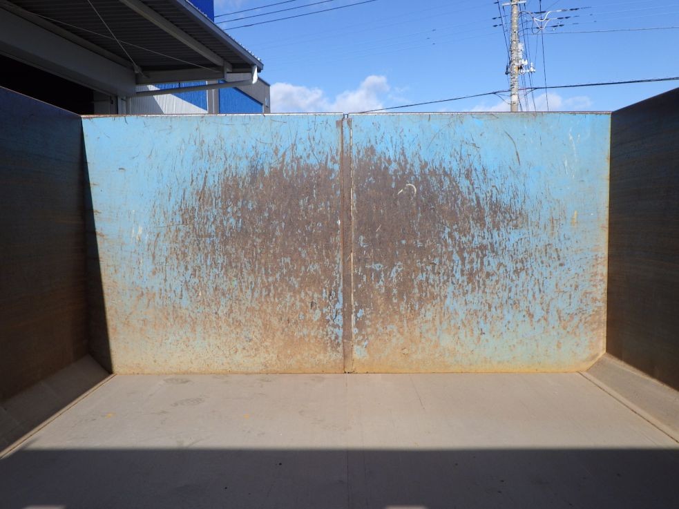 ゲート裏側の状態です。|ニッサンディーゼル コンドル PB-MK36A(2WD)の写真11