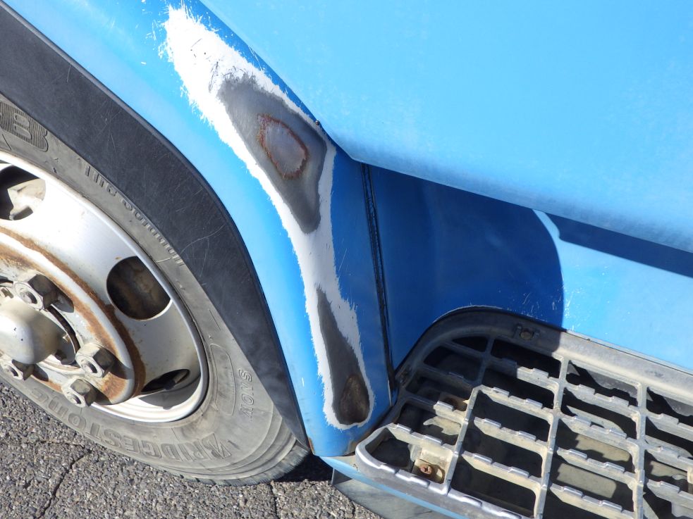 運転席側フェンダーにスレがあります。|ニッサンディーゼル コンドル PB-MK36A(2WD)の写真22