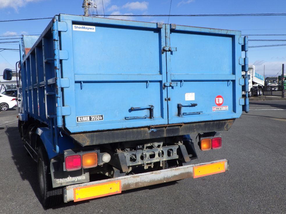 リヤ周りにキズ・サビがあります。|ニッサンディーゼル コンドル PB-MK36A(2WD)の写真42