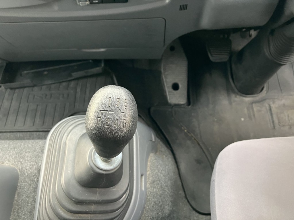 いすゞ フォワード LKG-FTR90S2の写真9