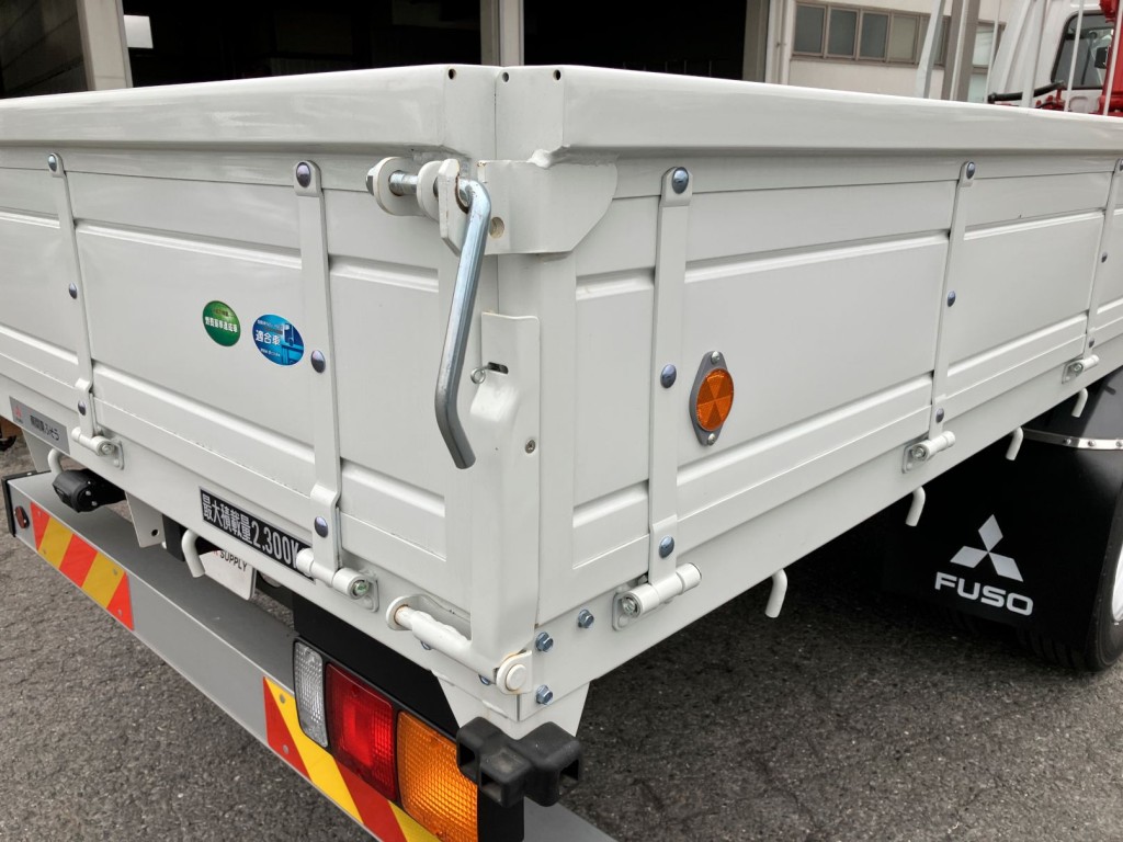 運転席側ボデー後方コーナーに小傷があります。|三菱 ファイター 2KG-FK62F(2WD)の写真28