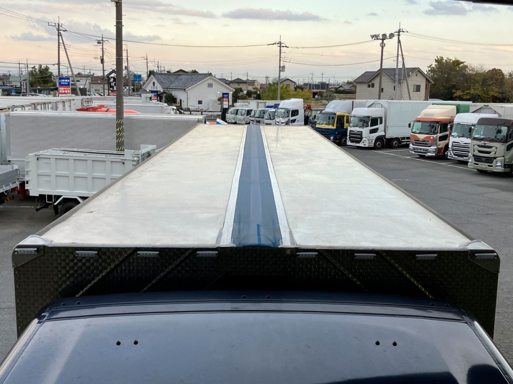 いすゞ ギガ 2PG-CYJ77Cの写真38