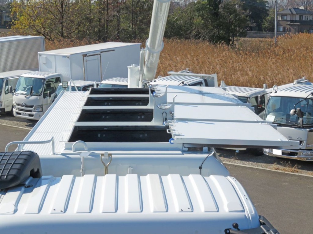 4室です。|三菱 スーパーグレート 2KG-FV80VYPの写真8