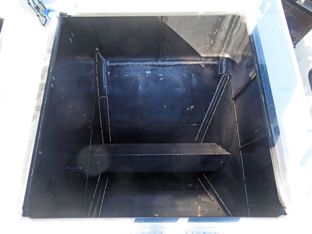 1室目です。（前方から）|三菱 スーパーグレート 2KG-FV80VYPの写真9