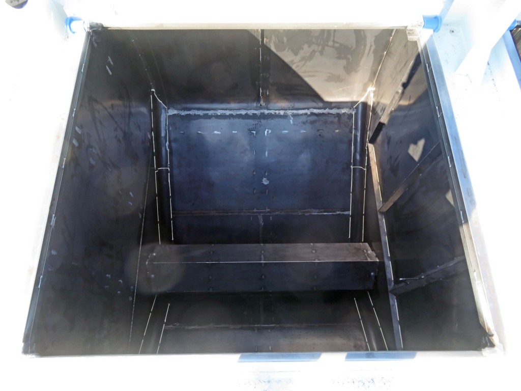 2室目です。（前方から）|三菱 スーパーグレート 2KG-FV80VYPの写真10