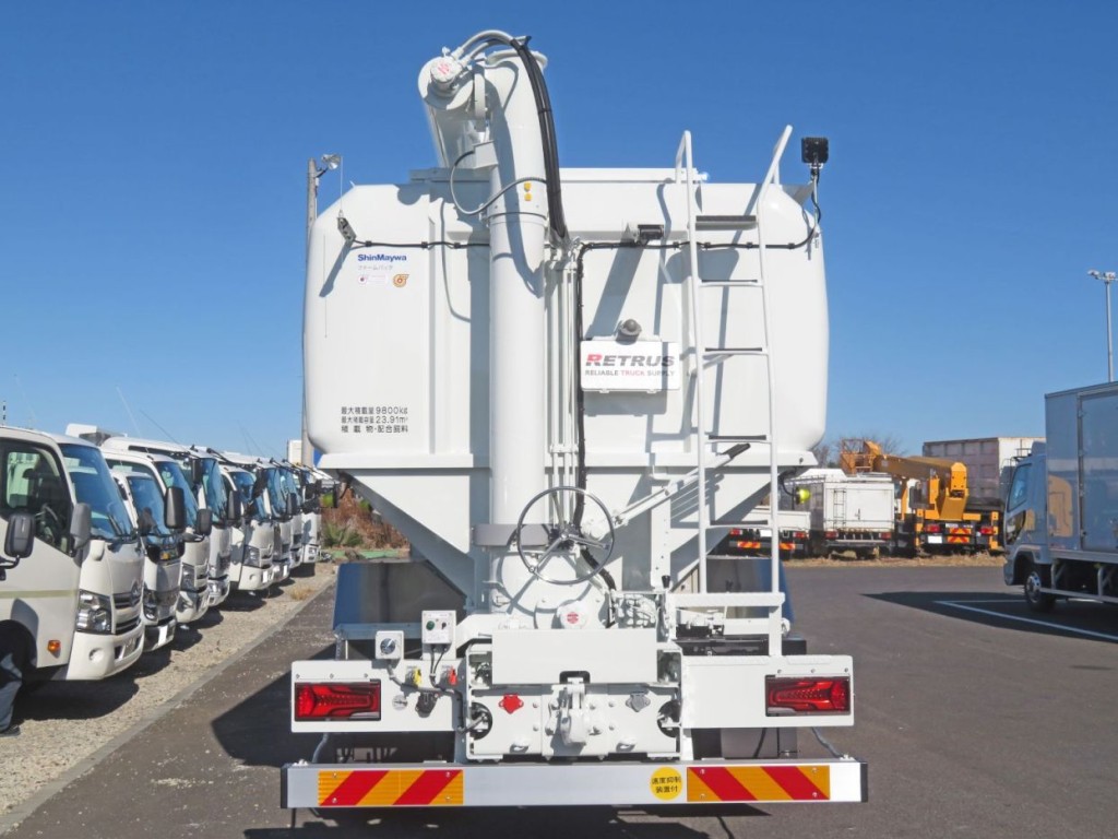 積載物は飼料です。|三菱 スーパーグレート 2KG-FV80VYPの写真13