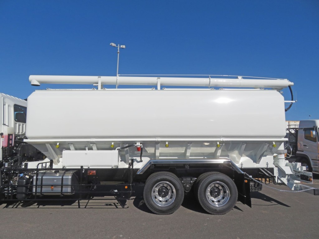 タンクの状態です。|三菱 スーパーグレート 2KG-FV80VYPの写真24