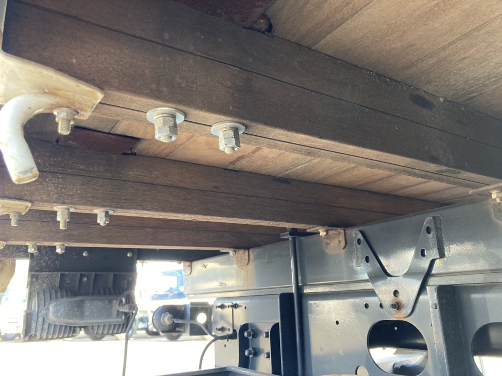 いすゞ フォワード LPG-FTR90S2の写真9