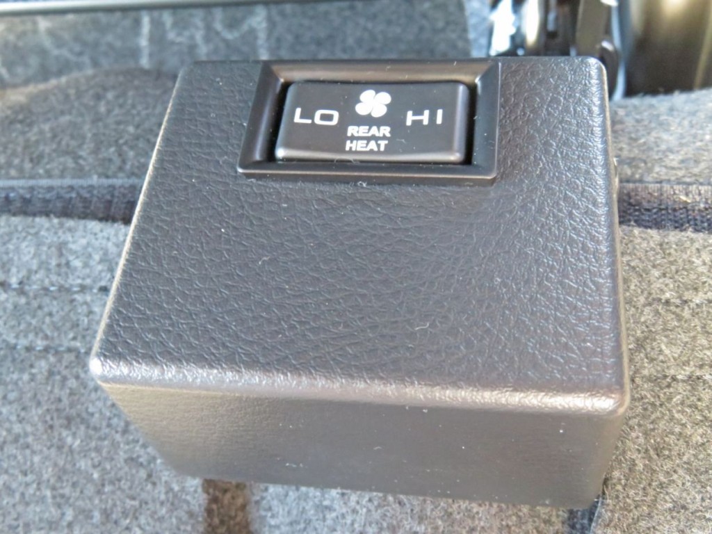 ヒータースイッチです。（後方側）|三菱 キャンター 2RG-FBA20(2WD)の写真11