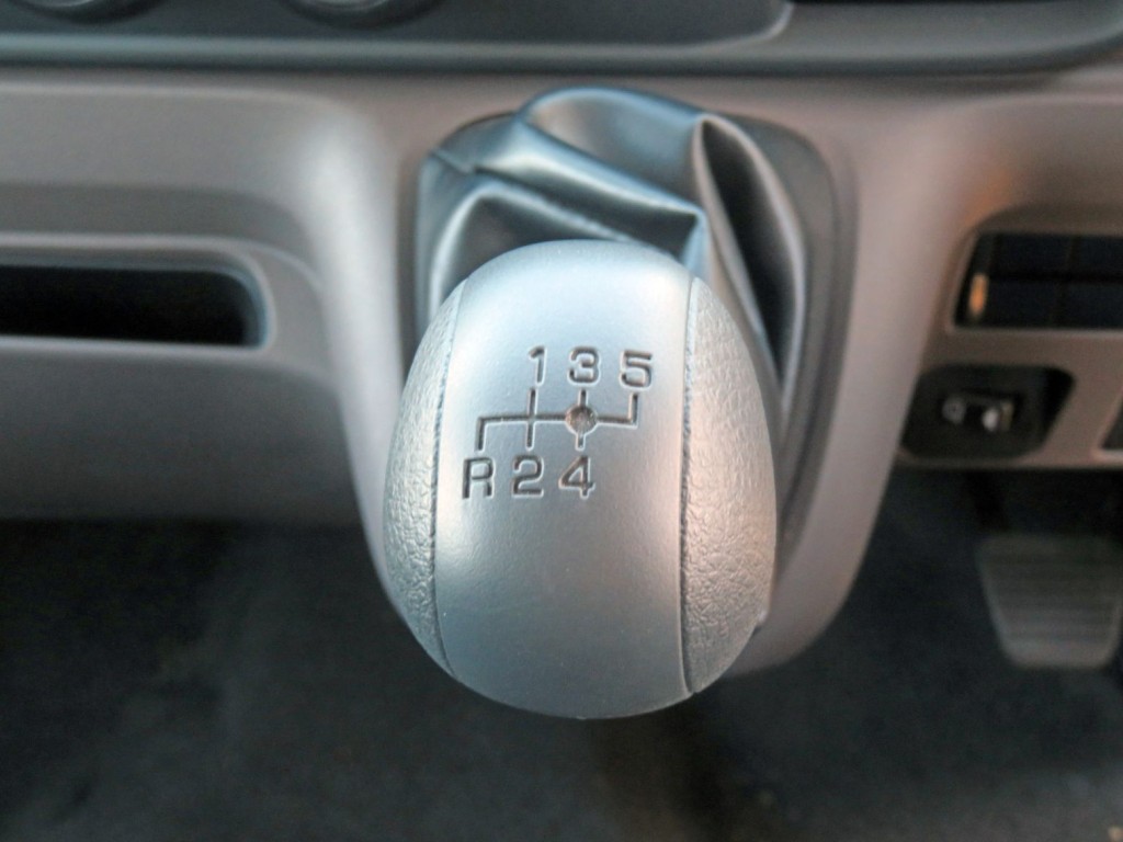 三菱 キャンター 2RG-FBA20(2WD)の写真24