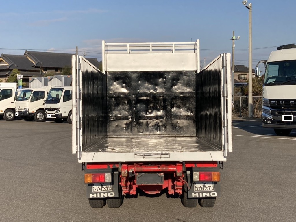 観音ドアを開けた状態です。|日野 デュトロ 2RG-XZU600T(2WD)の写真15