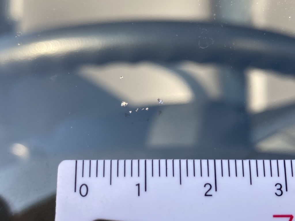 Fガラスに飛び石が有ります。|日野 デュトロ 2RG-XZU600T(2WD)の写真48