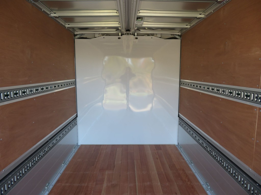 三菱 キャンター 2PG-FEB90(2WD)の写真9