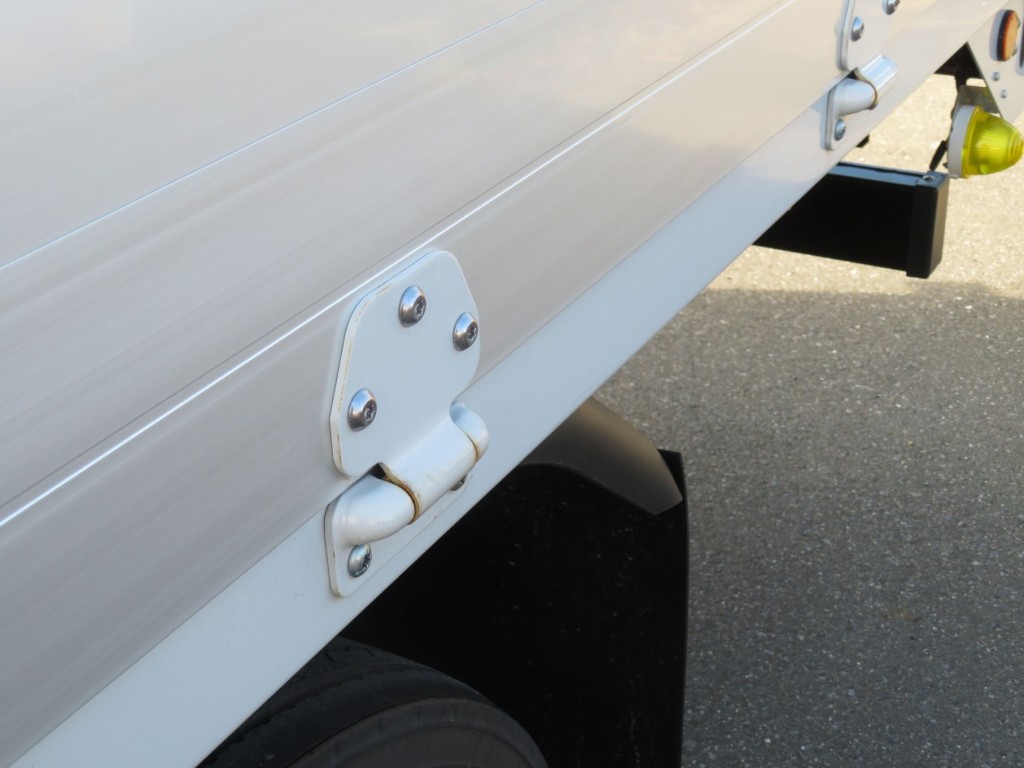 三菱 キャンター 2PG-FEB90(2WD)の写真11