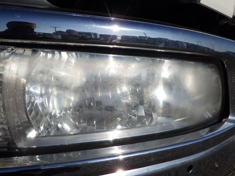 左右のヘッドランプレンズにクモリがあります。|三菱 ファイター TKG-FK64F(2WD)の写真25