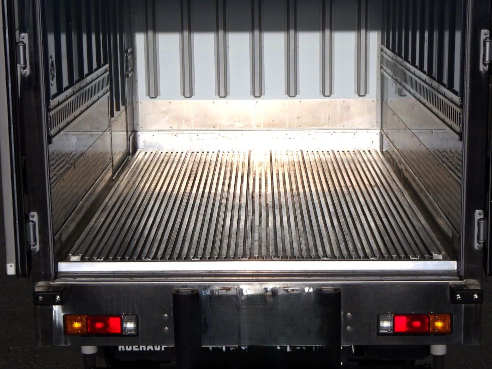 床はT型キーストン・ラッシングレールは1段です。|三菱 キャンター 2RG-FEAV0(2WD)の写真10