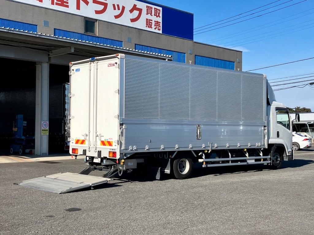 いすゞ フォワード 2RG-FRR90T2(2WD)の写真4